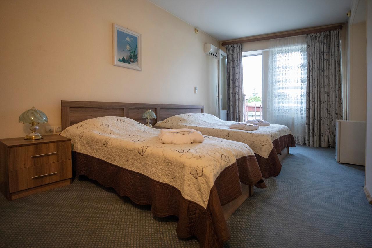 Leader Hotel Gori Zewnętrze zdjęcie