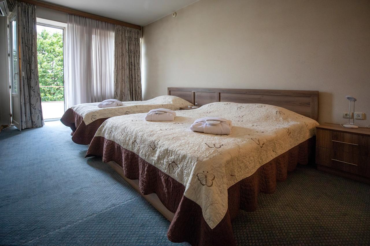 Leader Hotel Gori Zewnętrze zdjęcie