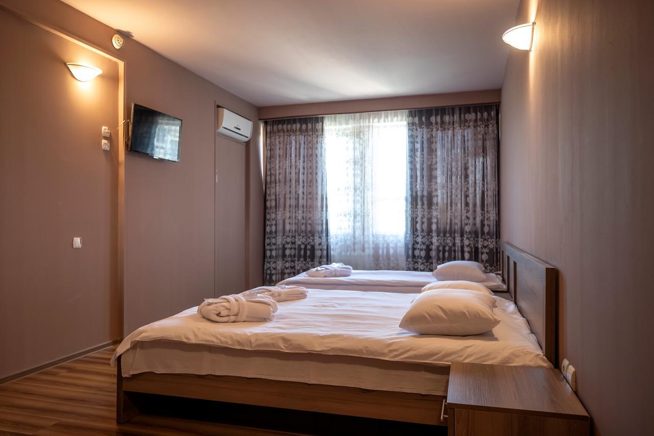 Leader Hotel Gori Zewnętrze zdjęcie