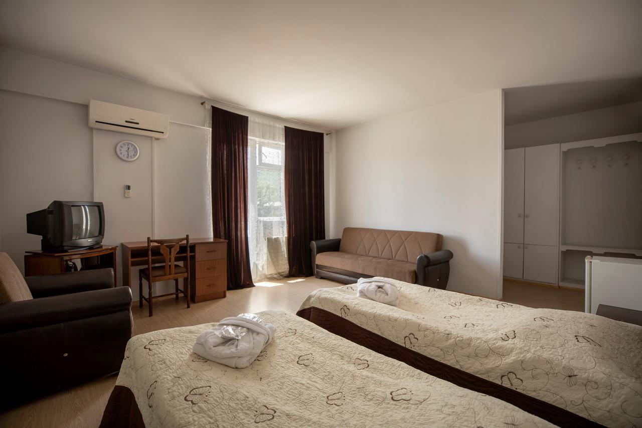 Leader Hotel Gori Zewnętrze zdjęcie